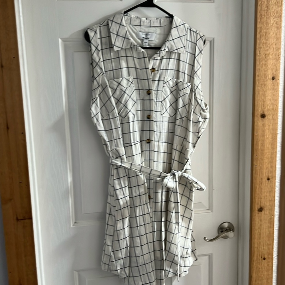 NWT…Now + Gen Sonoma Sleeveless White Checkered Dress